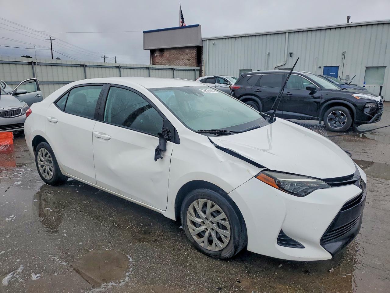 2019 TOYOTA COROLLA LE photo 4