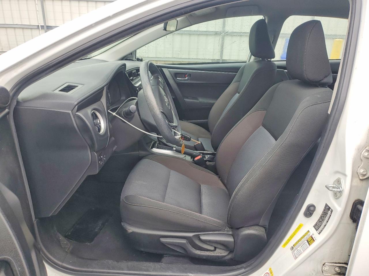 2019 TOYOTA COROLLA LE photo 7