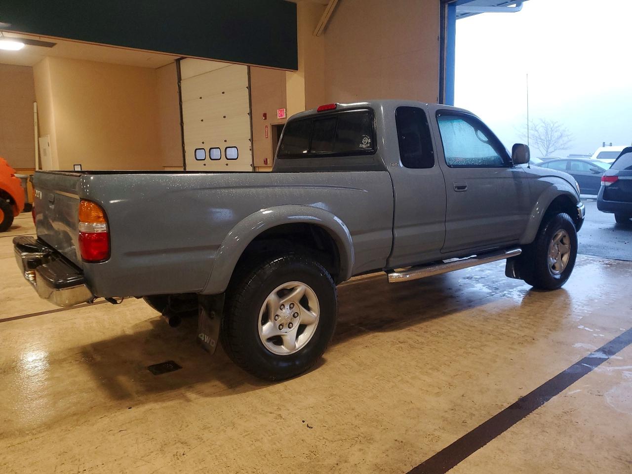 2002 TOYOTA TACOMA V6 photo 3
