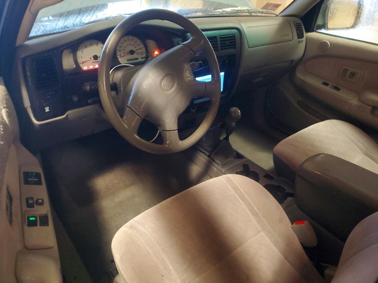 2002 TOYOTA TACOMA V6 photo 8