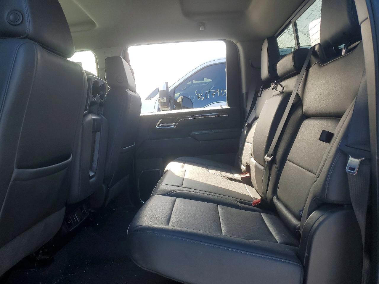 2024 CHEVROLET SILVERADO K2500 HEAVY DUTY LT photo 31