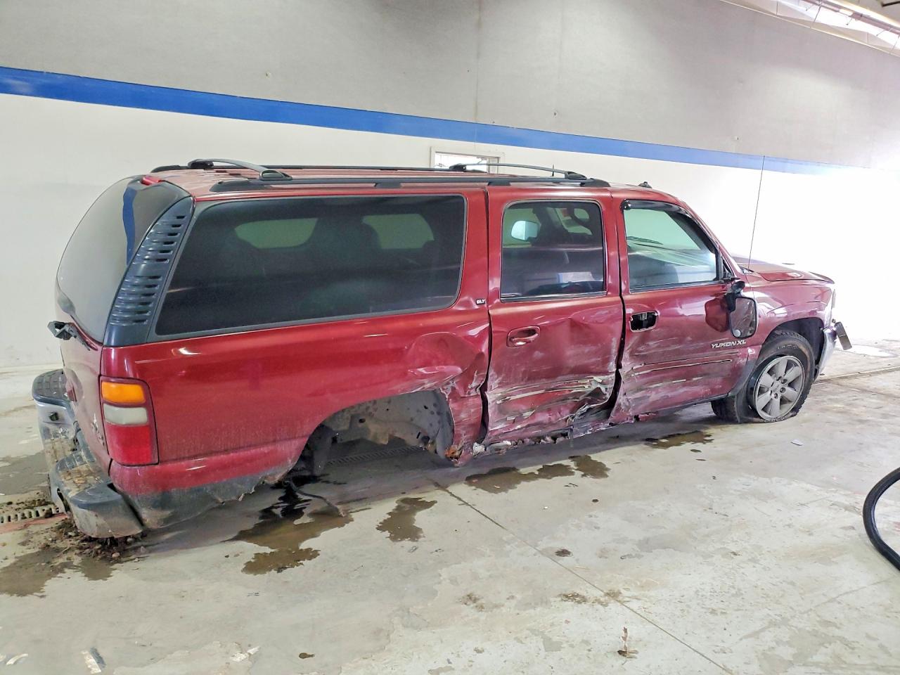2003 GMC YUKON XL K1500 photo 5