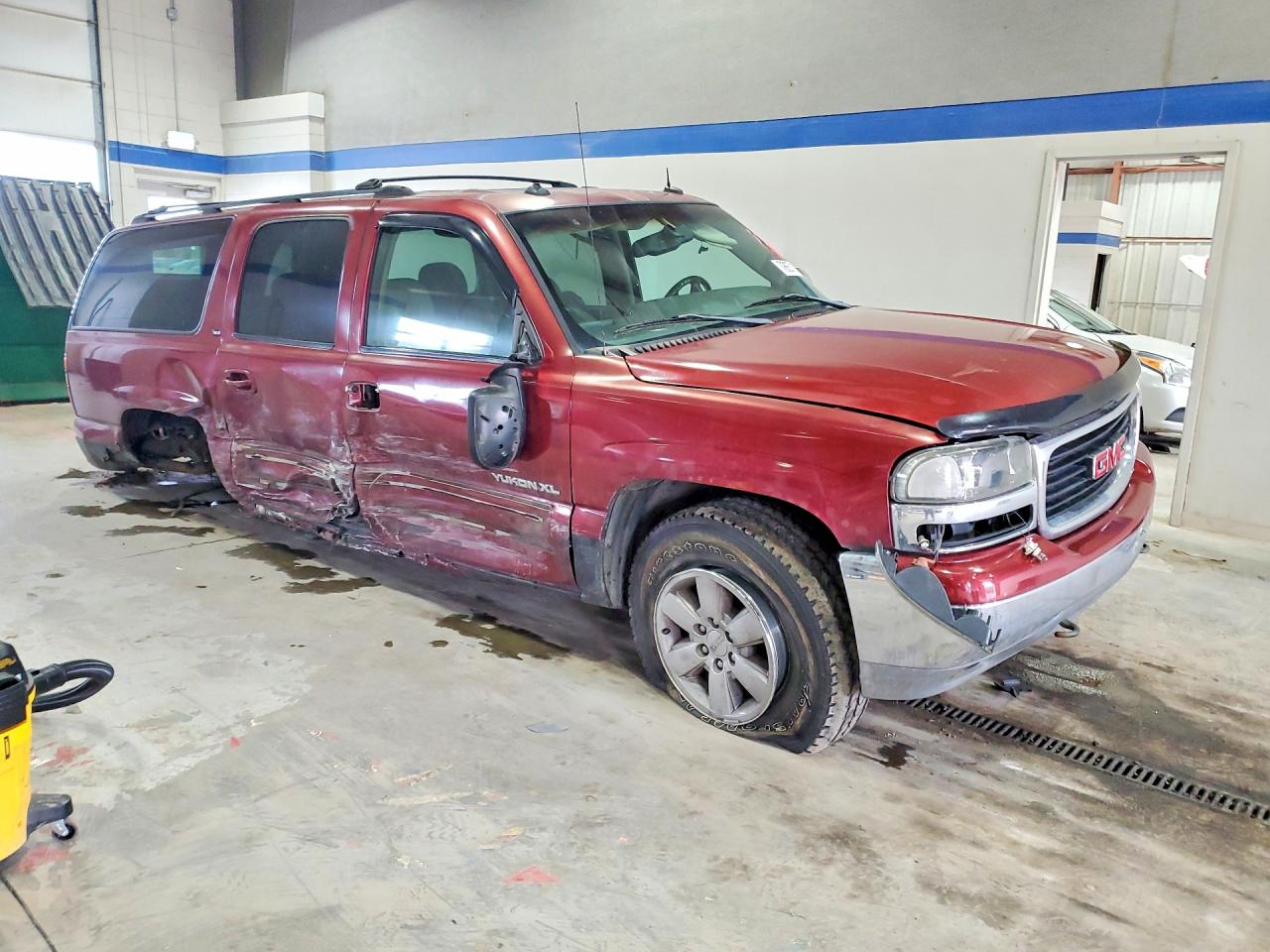 2003 GMC YUKON XL K1500 photo 7