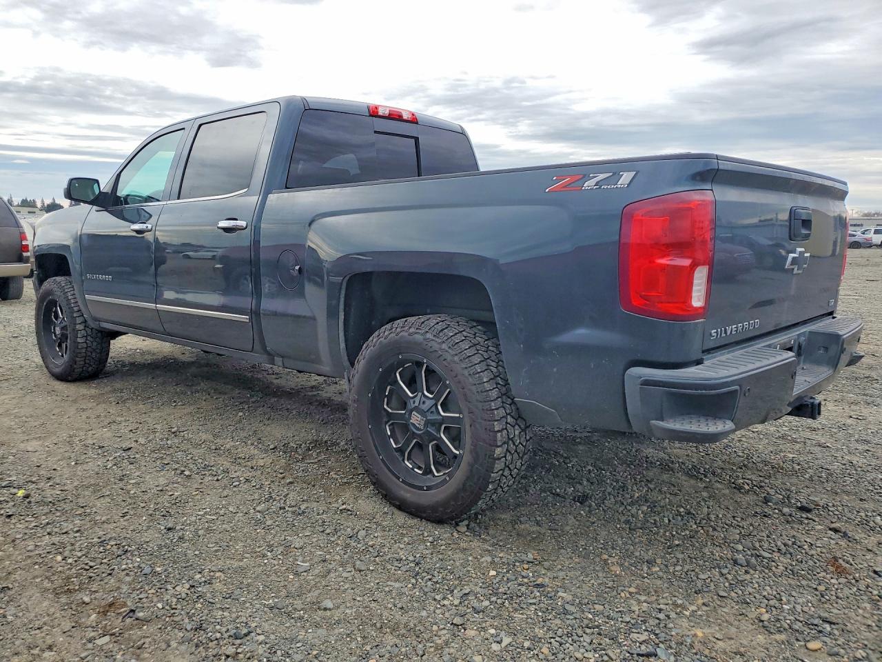 2018 CHEVROLET SILVERADO K1500 LTZ photo 2