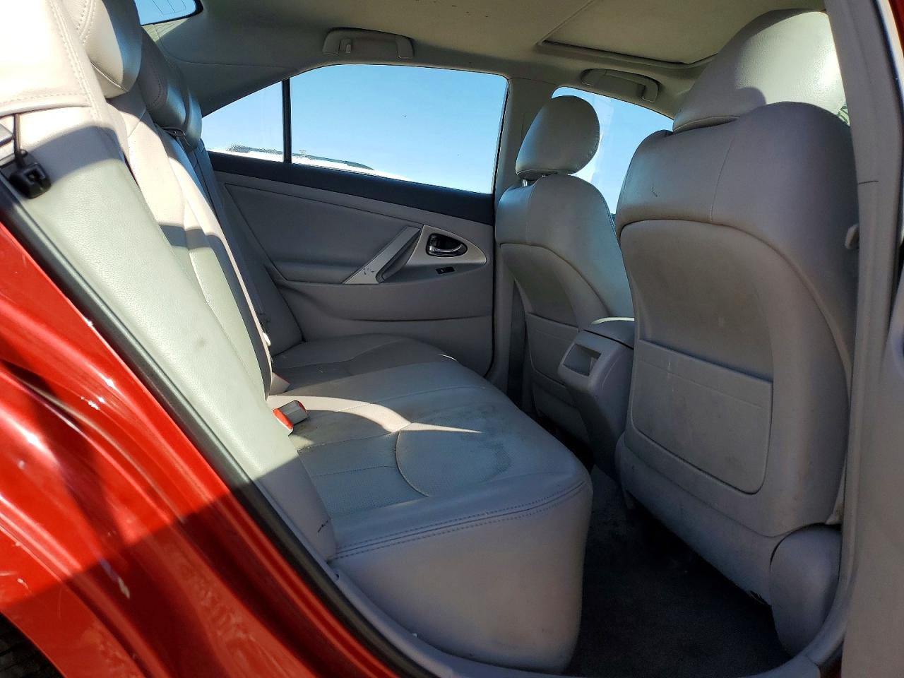 2011 TOYOTA CAMRY BASE photo 10