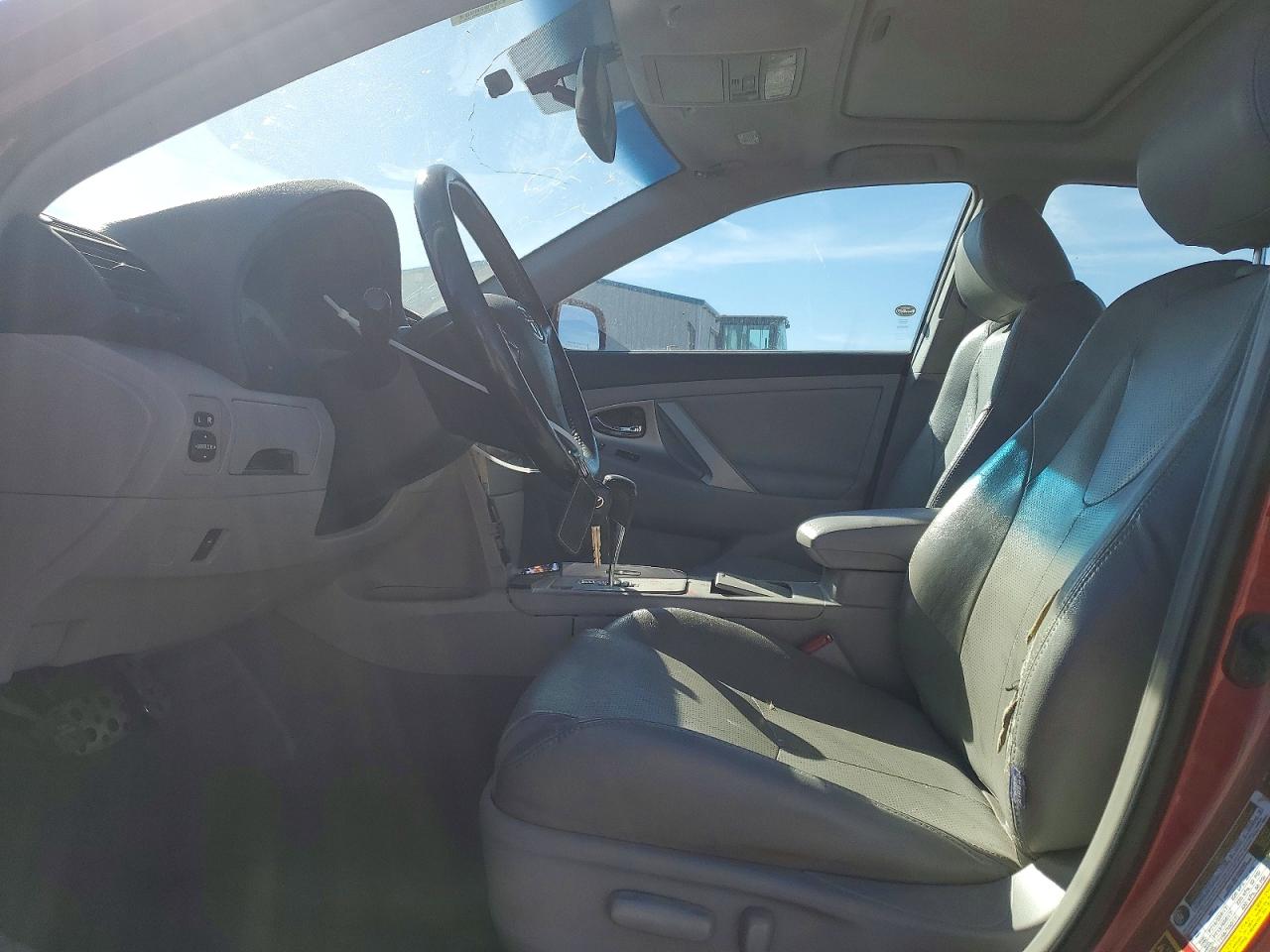 2011 TOYOTA CAMRY BASE photo 7