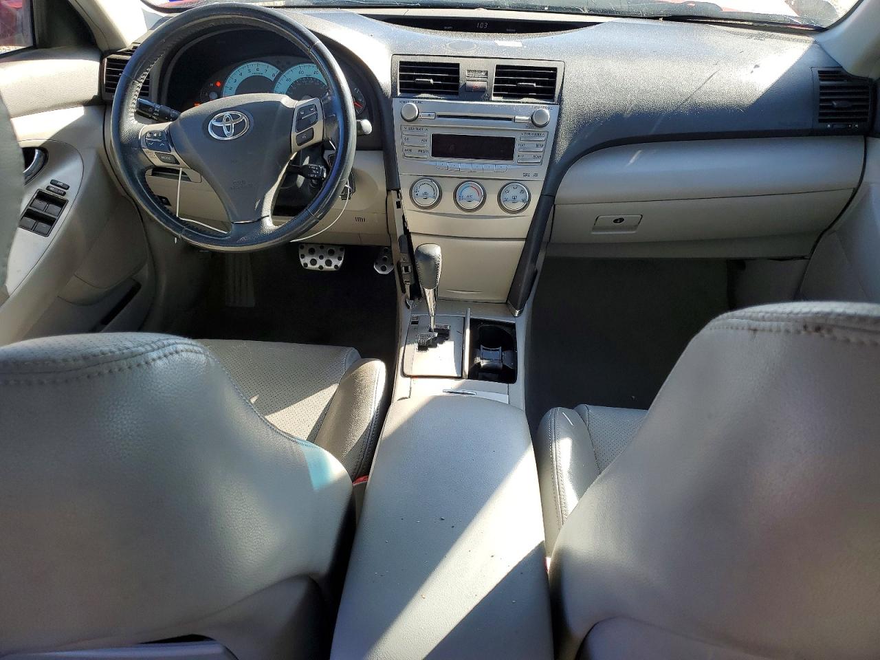 2011 TOYOTA CAMRY BASE photo 8