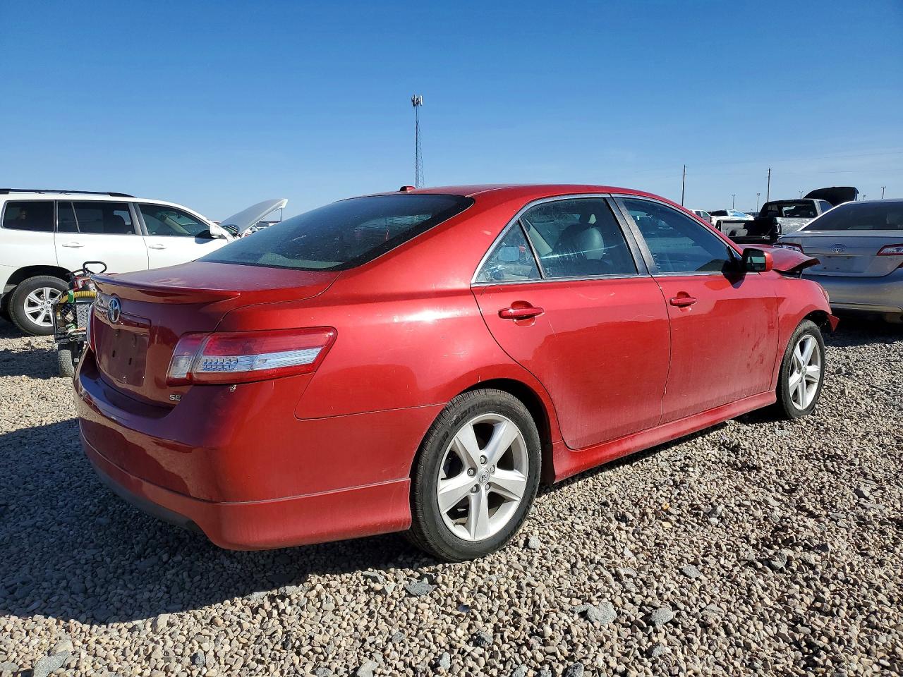 2011 TOYOTA CAMRY BASE photo 3