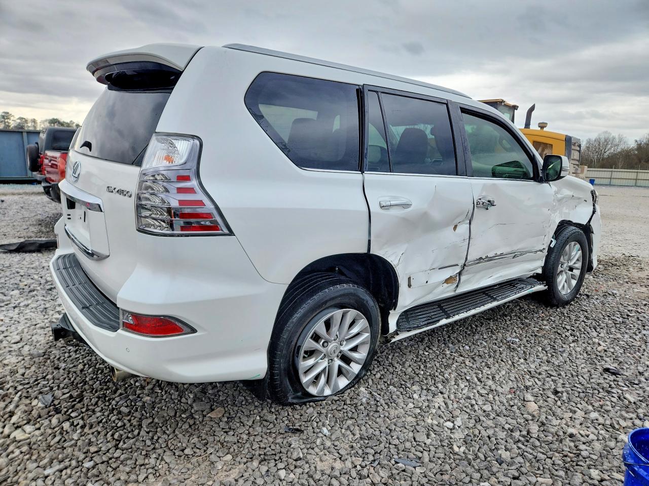 2017 LEXUS GX 460 photo 5
