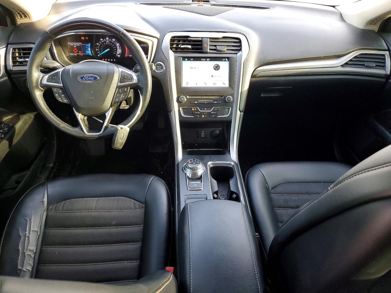 2017 FORD FUSION SE photo 8