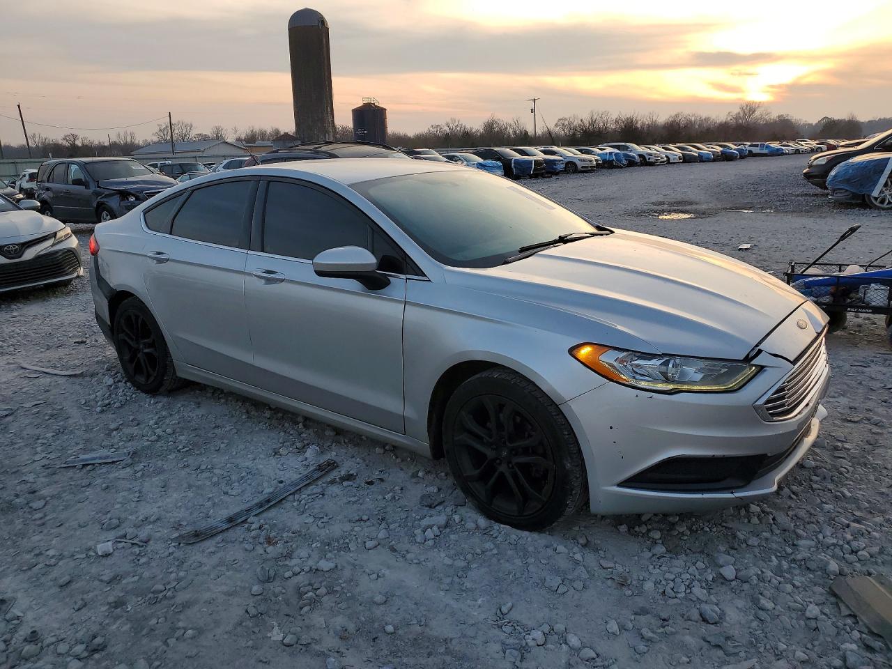 2017 FORD FUSION SE photo 4