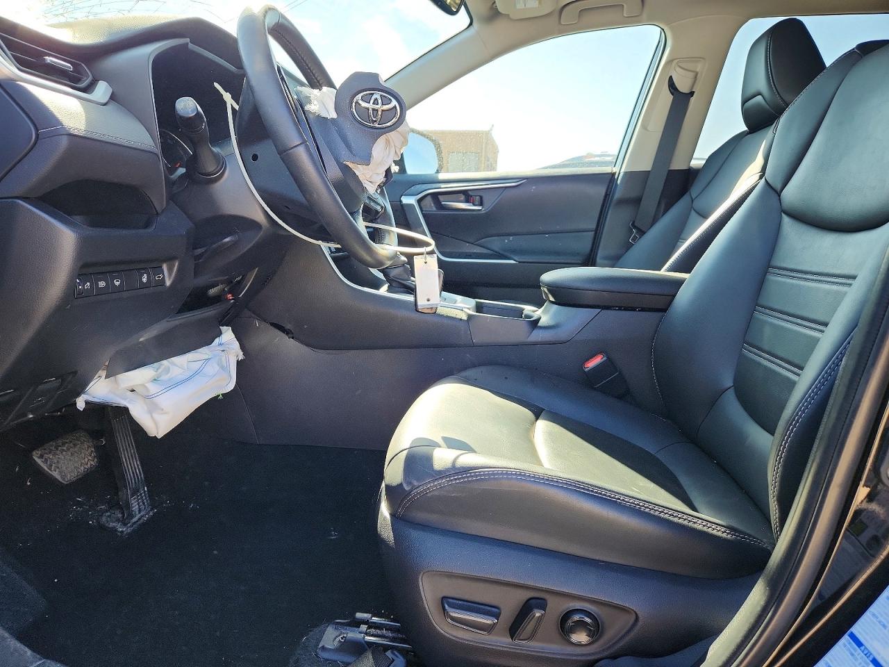 2022 TOYOTA RAV4 XLE PREMIUM photo 7