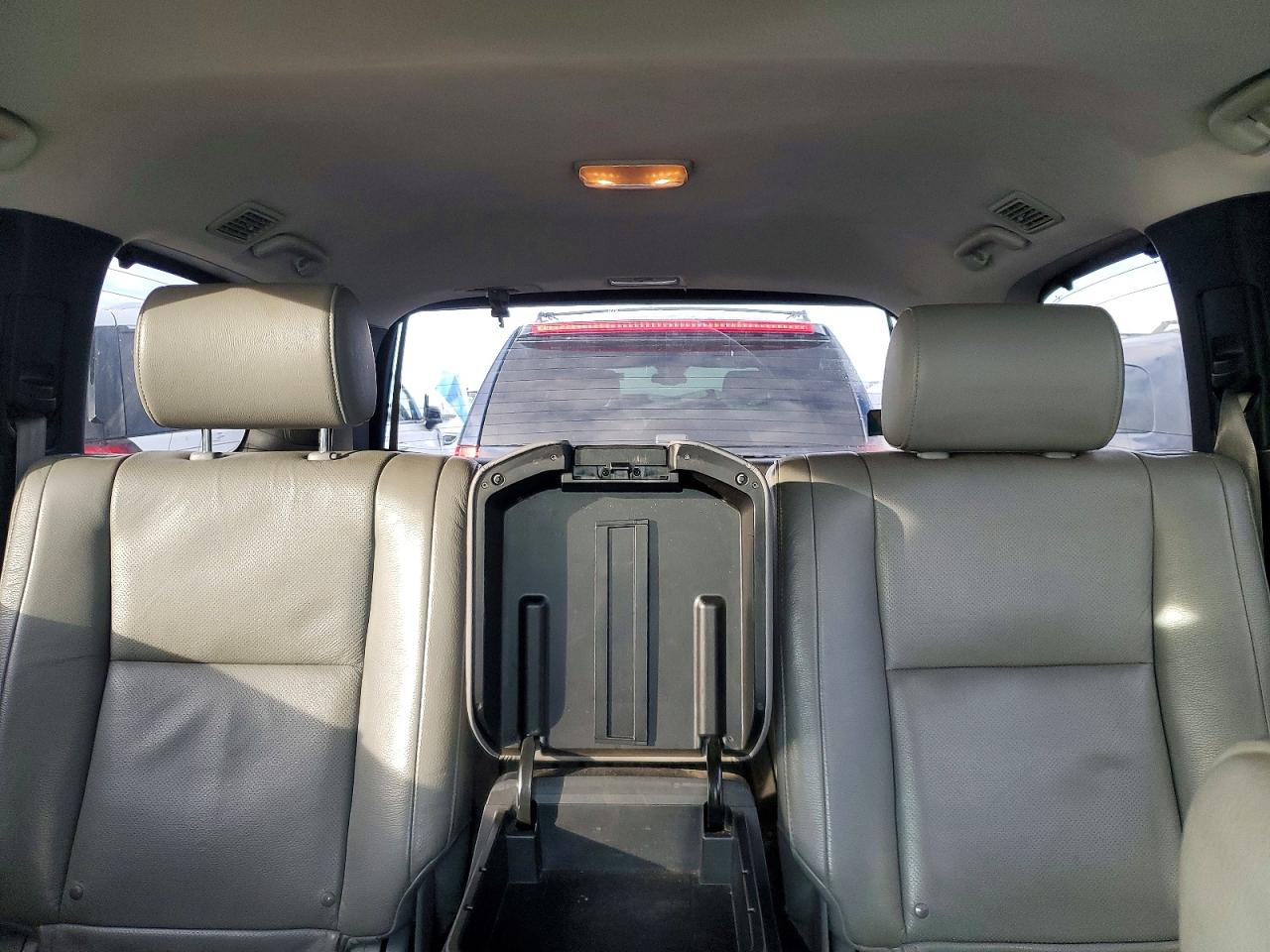 2010 TOYOTA SEQUOIA PLATINUM photo 19