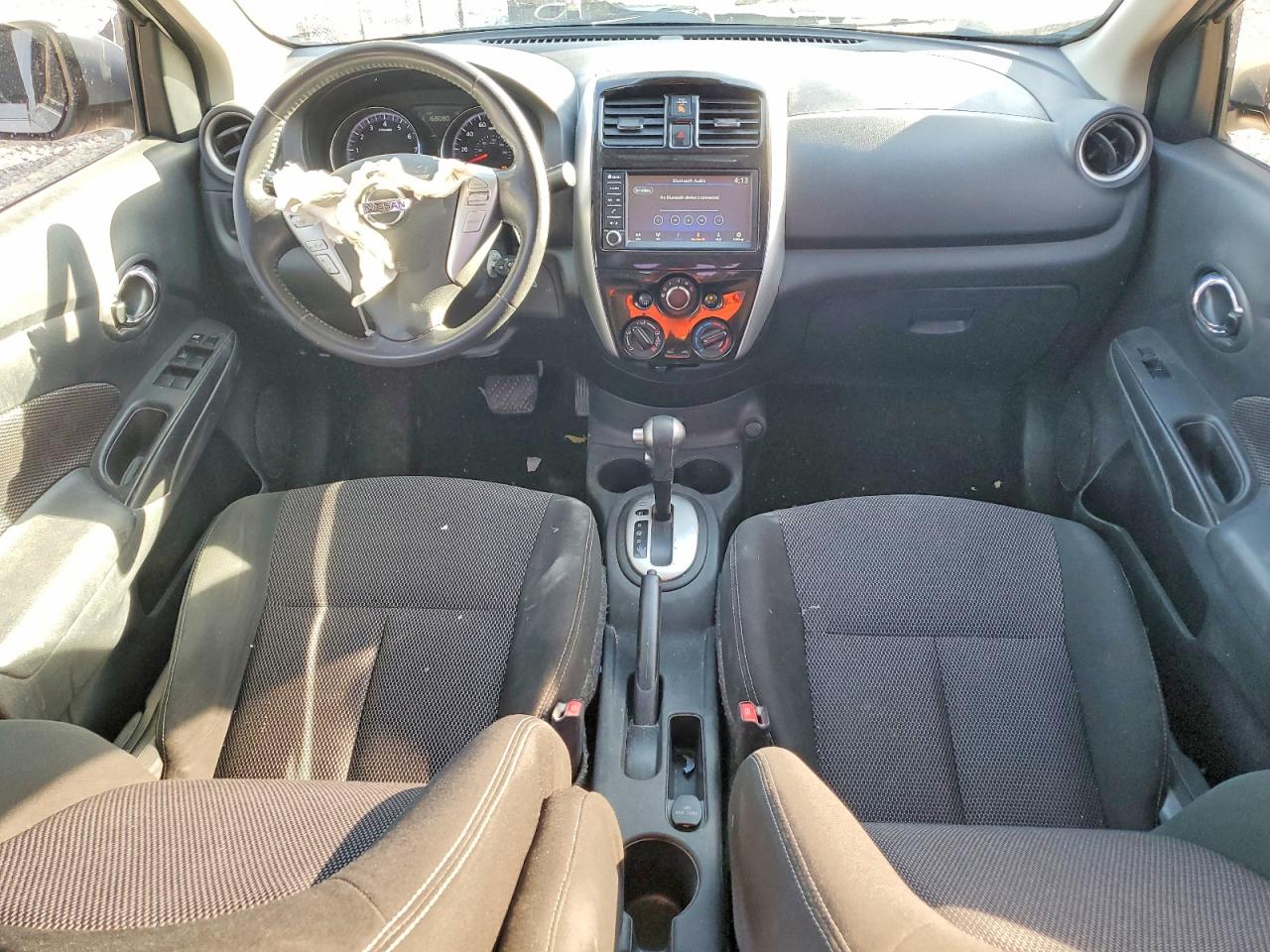 2018 NISSAN VERSA SV photo 15
