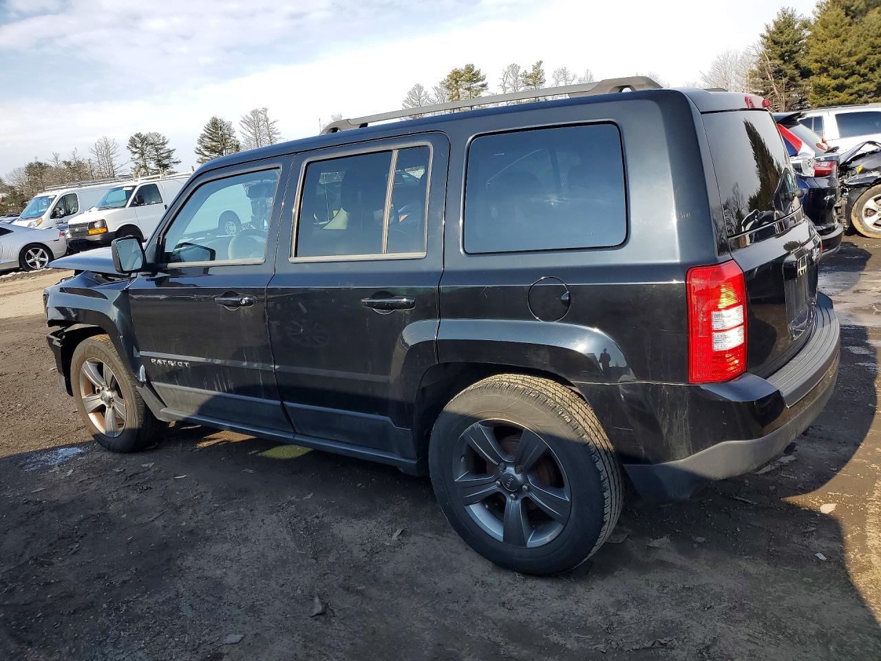 2014 JEEP PATRIOT LATITUDE photo 2