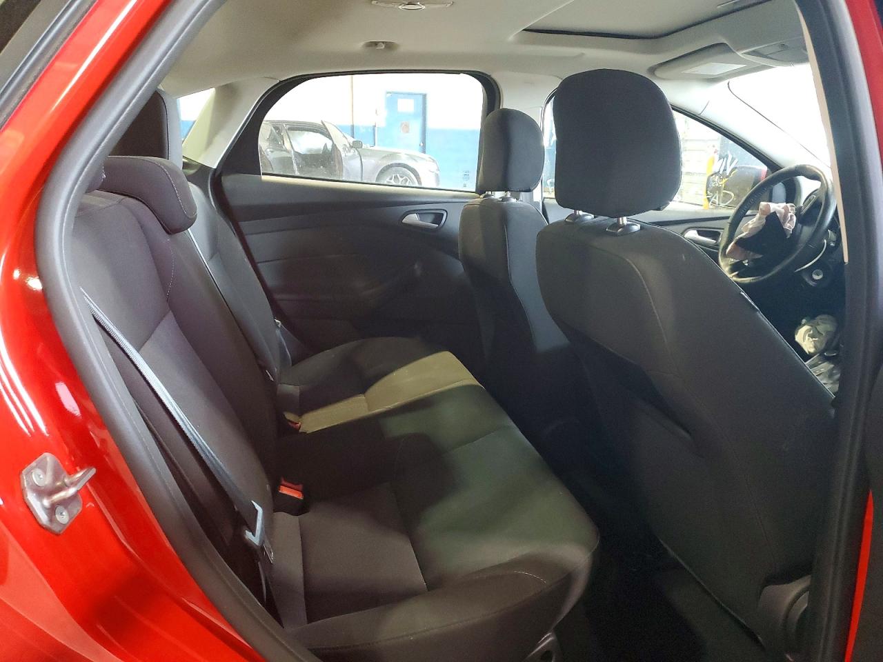 2015 FORD FOCUS SE photo 10