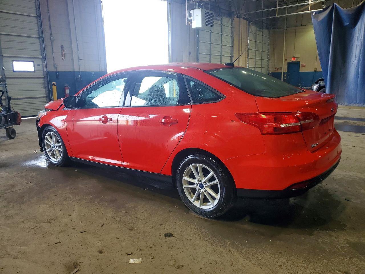 2015 FORD FOCUS SE photo 2