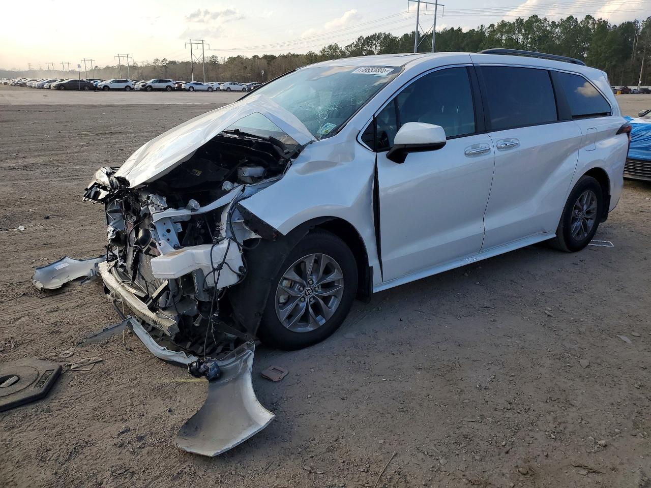 2025 TOYOTA SIENNA
