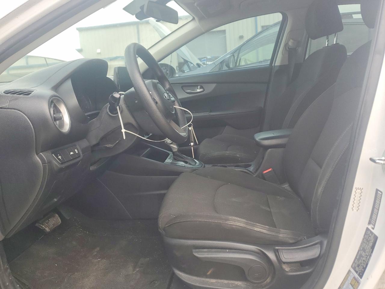 2021 KIA FORTE FE photo 13