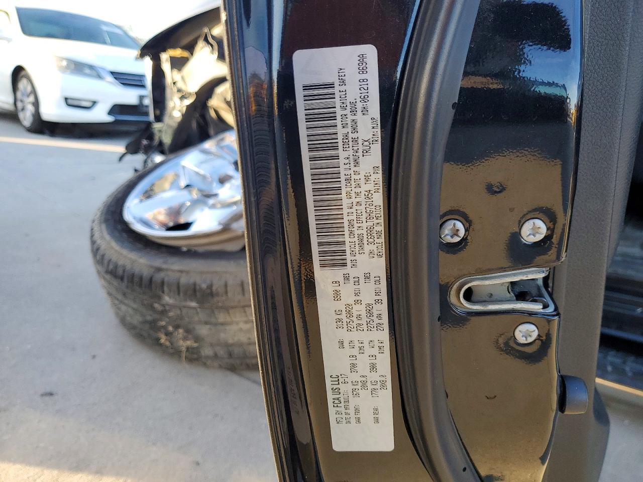 2017 RAM 1500 SLT photo 37
