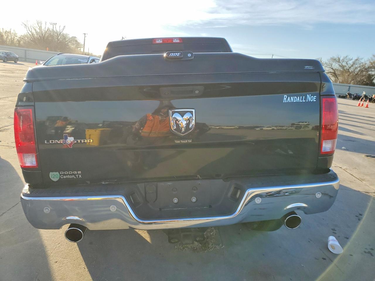 2017 RAM 1500 SLT photo 16