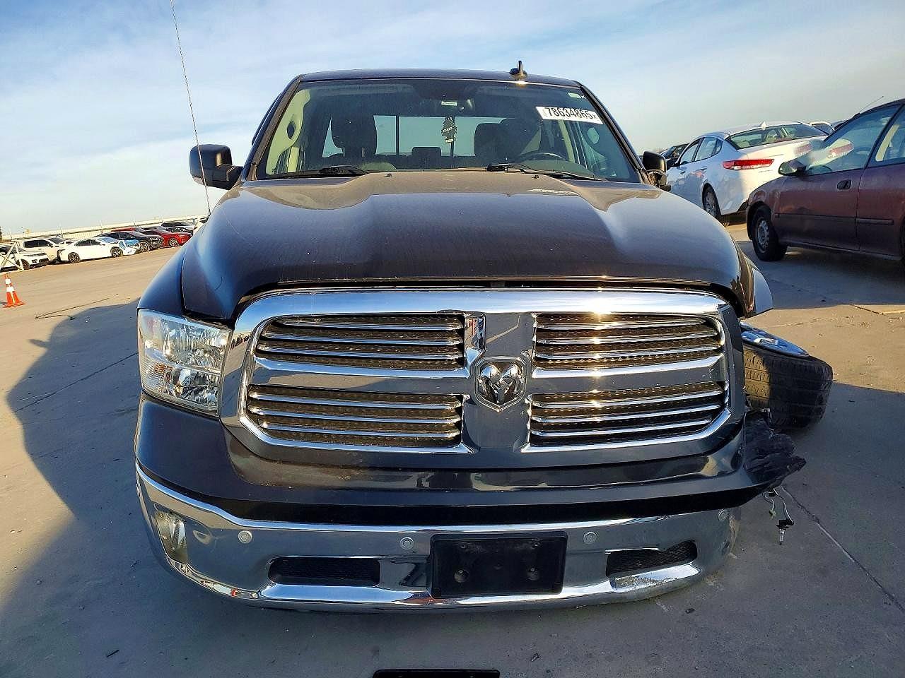 2017 RAM 1500 SLT photo 13