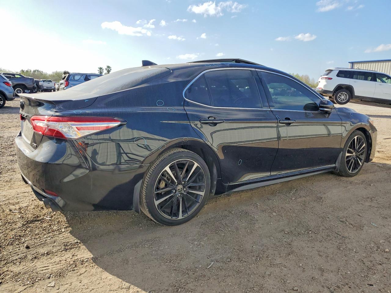 2020 TOYOTA CAMRY XSE photo 5