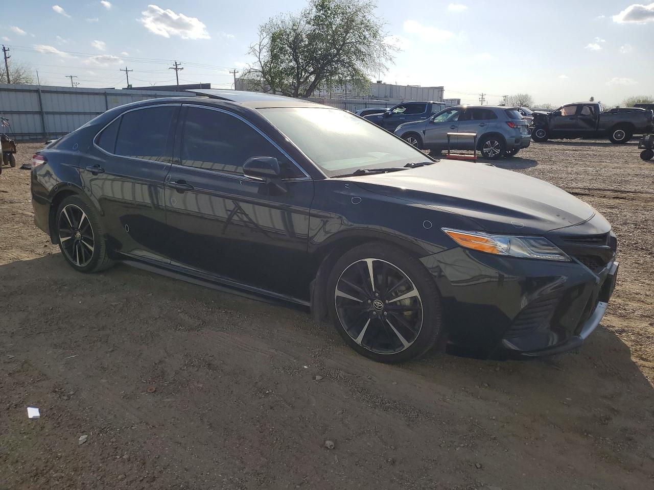 2020 TOYOTA CAMRY XSE photo 7