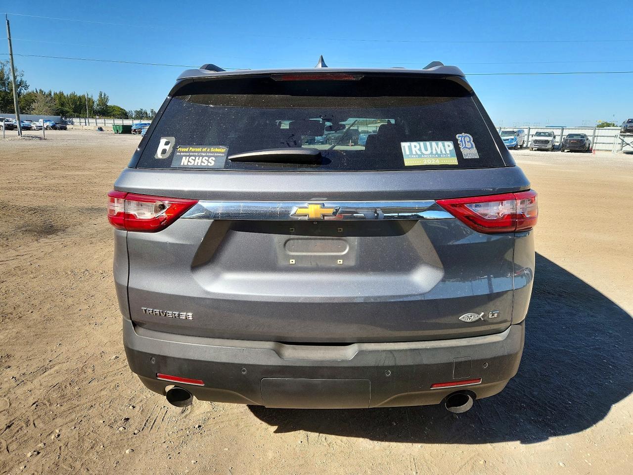 2020 CHEVROLET TRAVERSE LT photo 6