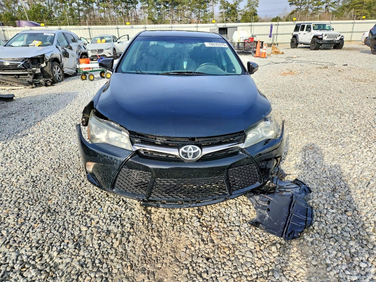 2016 TOYOTA CAMRY SE photo 5