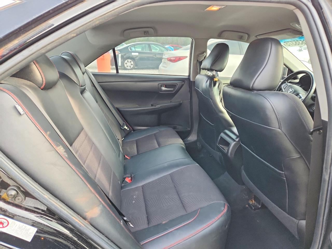 2016 TOYOTA CAMRY SE photo 10