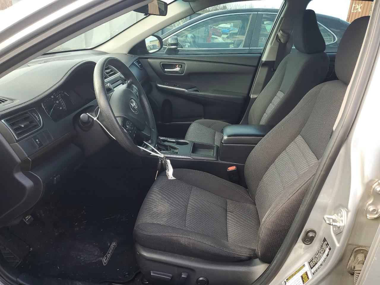2015 TOYOTA CAMRY LE photo 7