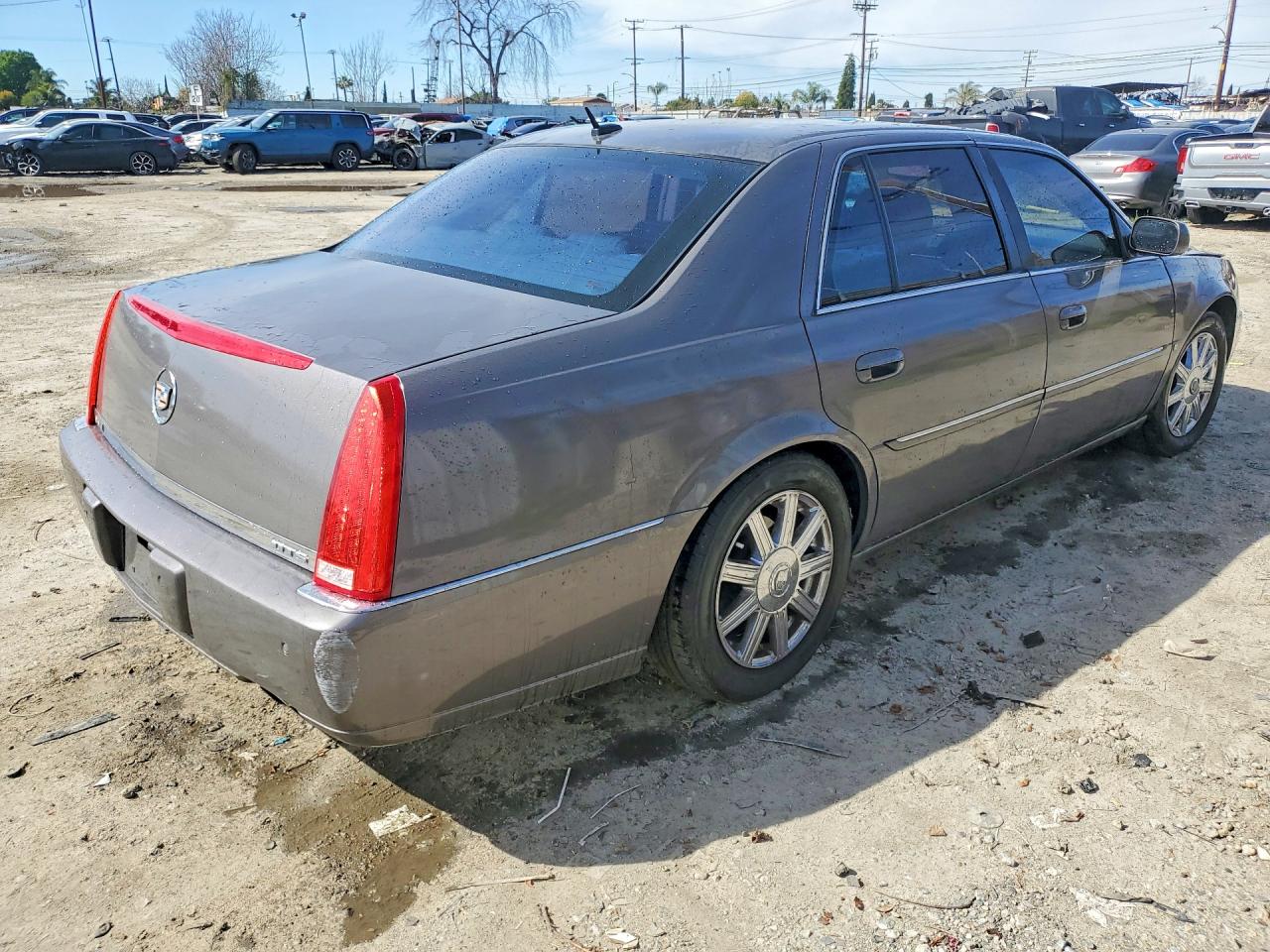 2007 CADILLAC DTS photo 3
