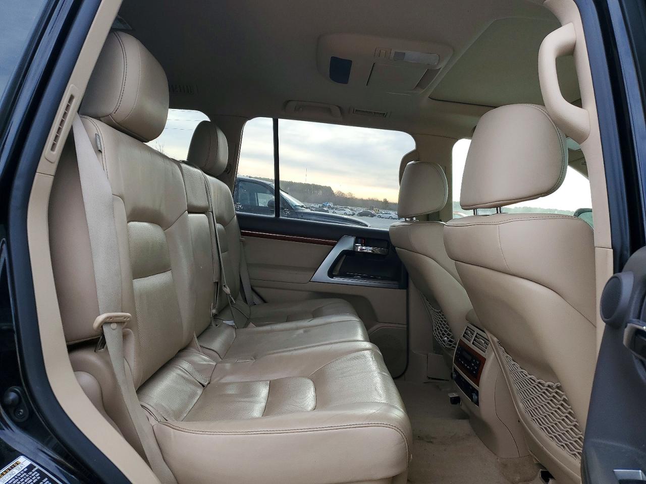 2013 TOYOTA LAND CRUISER photo 11