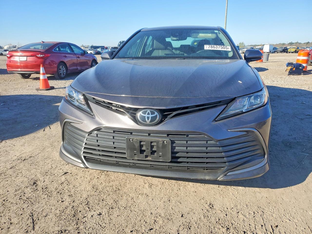 2022 TOYOTA CAMRY LE photo 13