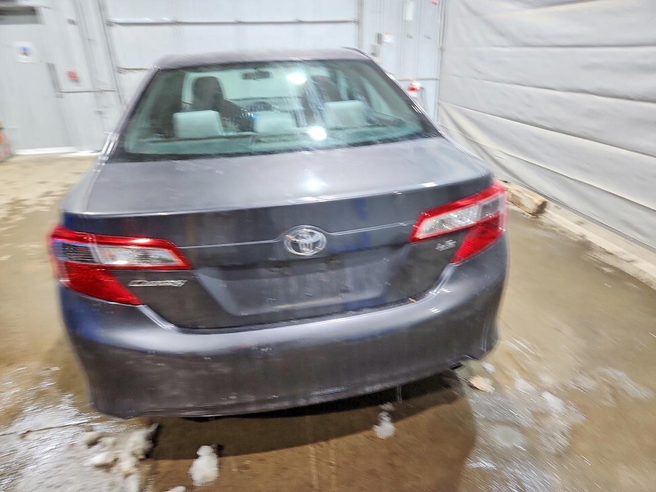 2012 TOYOTA CAMRY LE photo 11