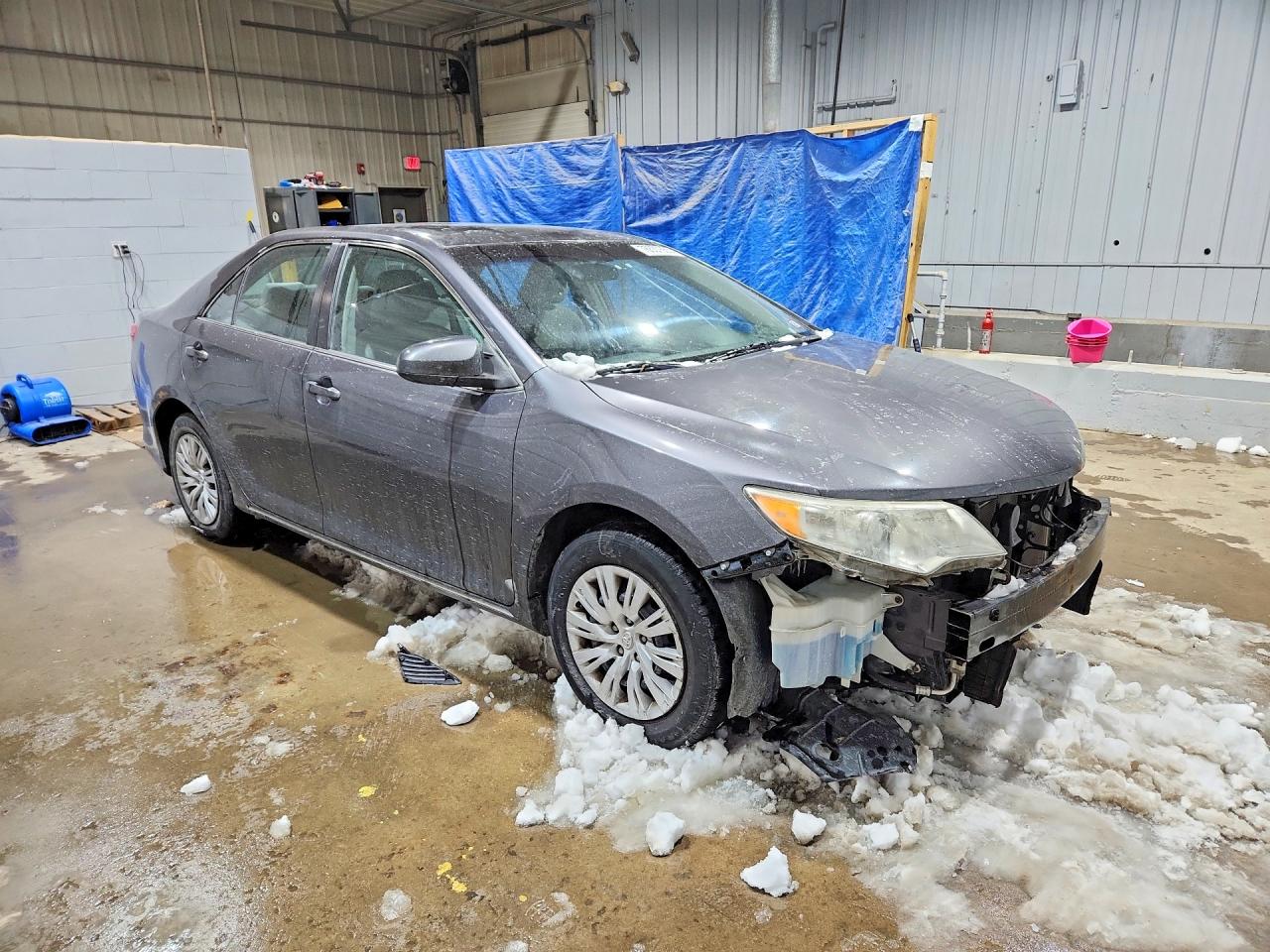2012 TOYOTA CAMRY LE photo 7