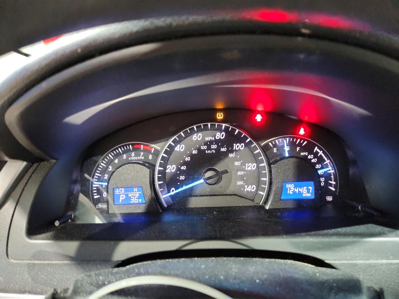 2012 TOYOTA CAMRY LE photo 17