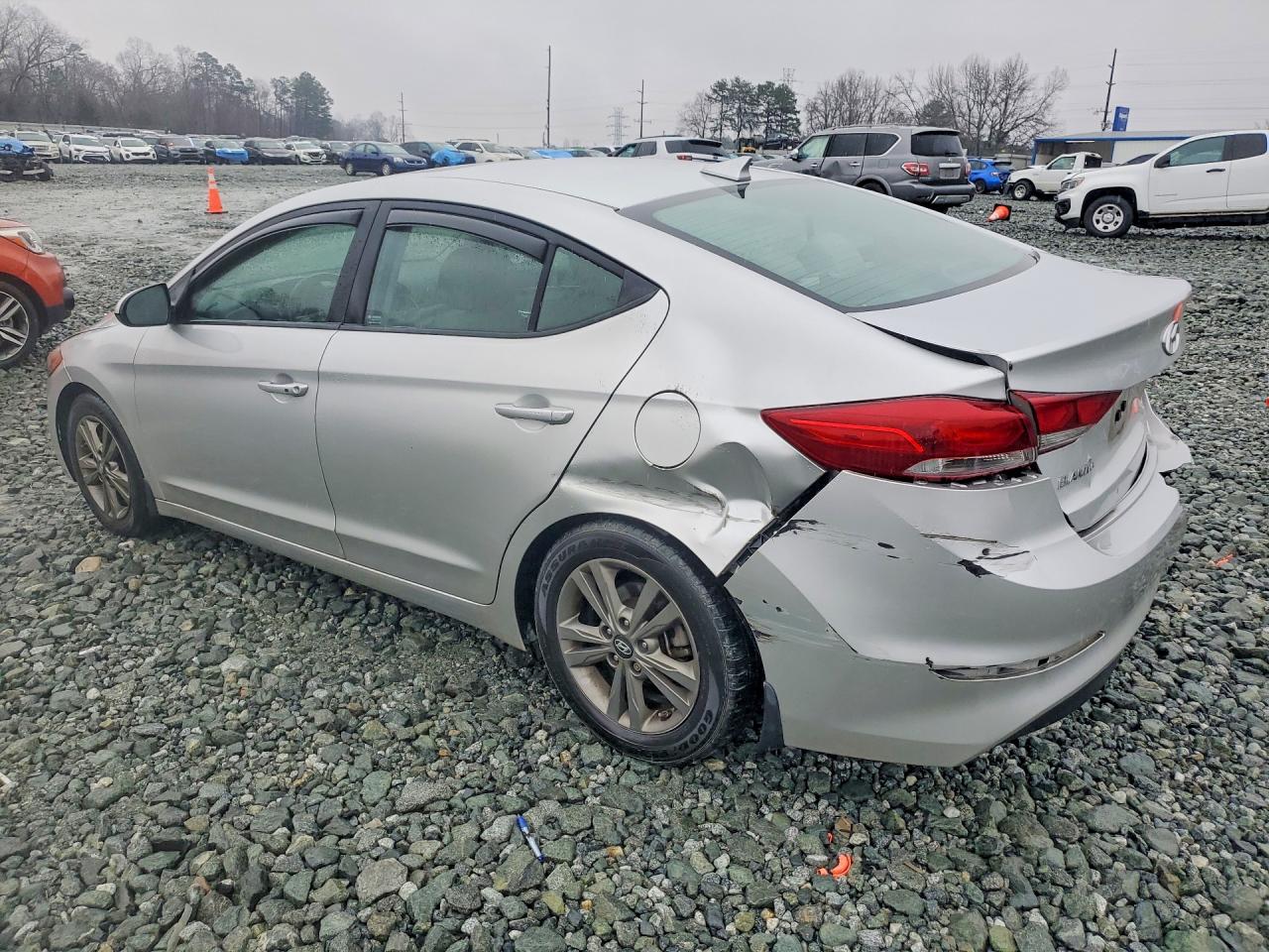 2018 HYUNDAI ELANTRA VALUE EDITION photo 2