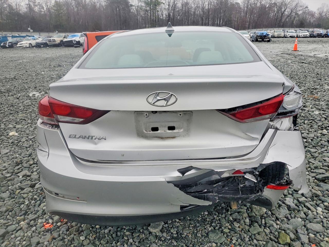 2018 HYUNDAI ELANTRA VALUE EDITION photo 6
