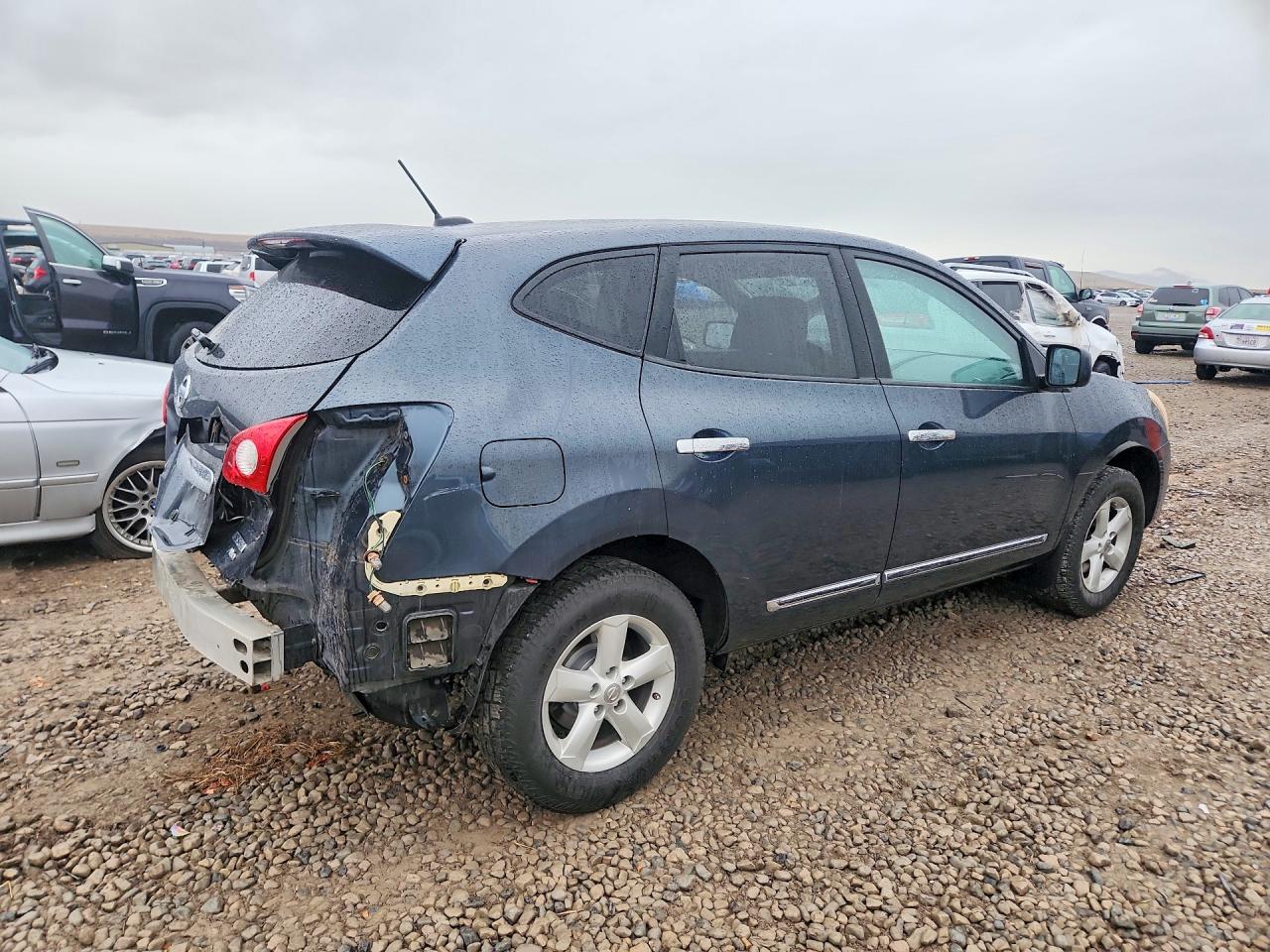 2013 NISSAN ROGUE S photo 5