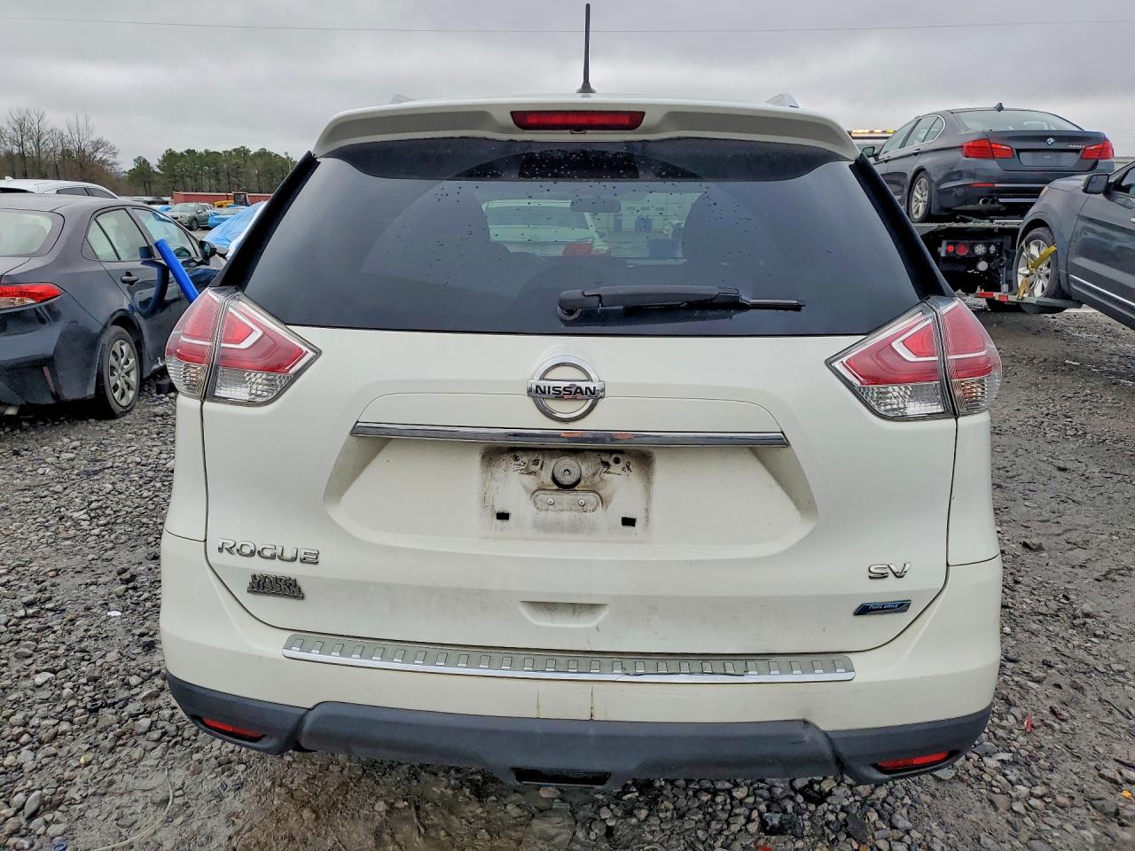 2014 NISSAN ROGUE SV photo 6