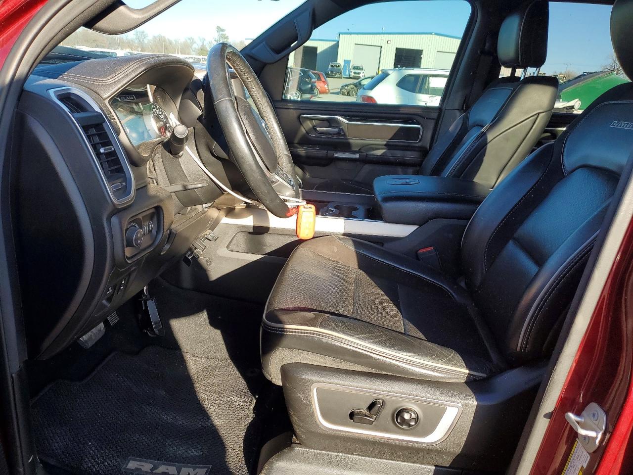 2019 RAM 1500 LARAMIE photo 7