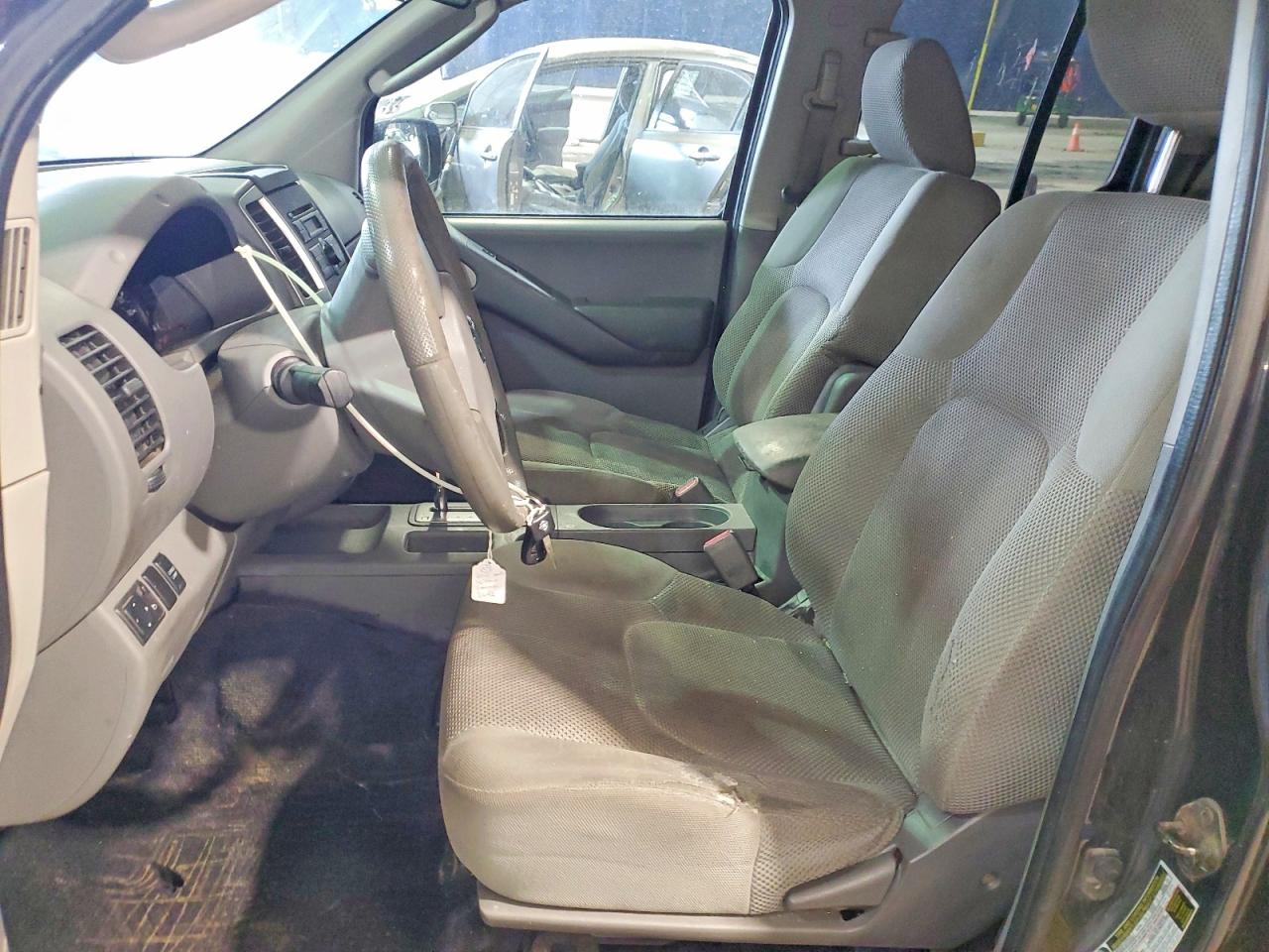 2010 NISSAN FRONTIER SE V6 photo 7