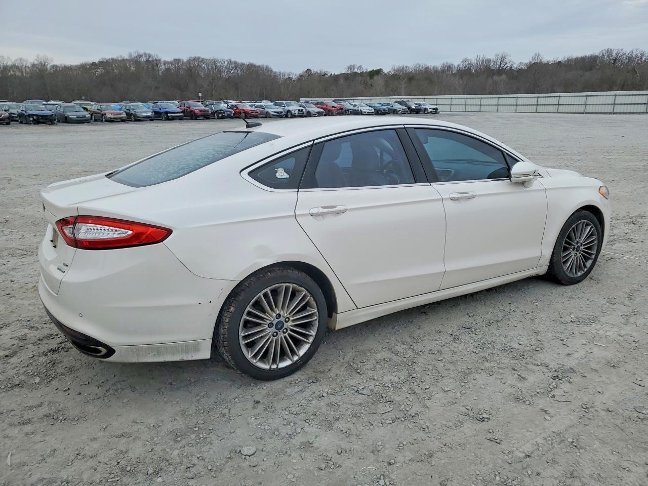 2016 FORD FUSION SE photo 5