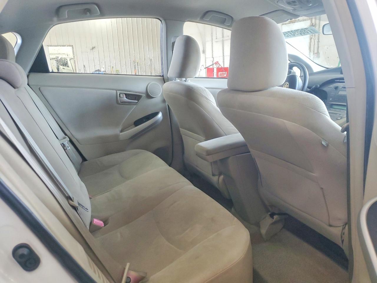 2010 TOYOTA PRIUS III photo 21