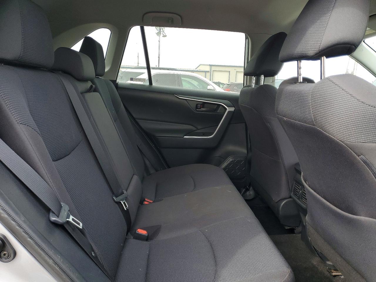 2019 TOYOTA RAV4 LE photo 11