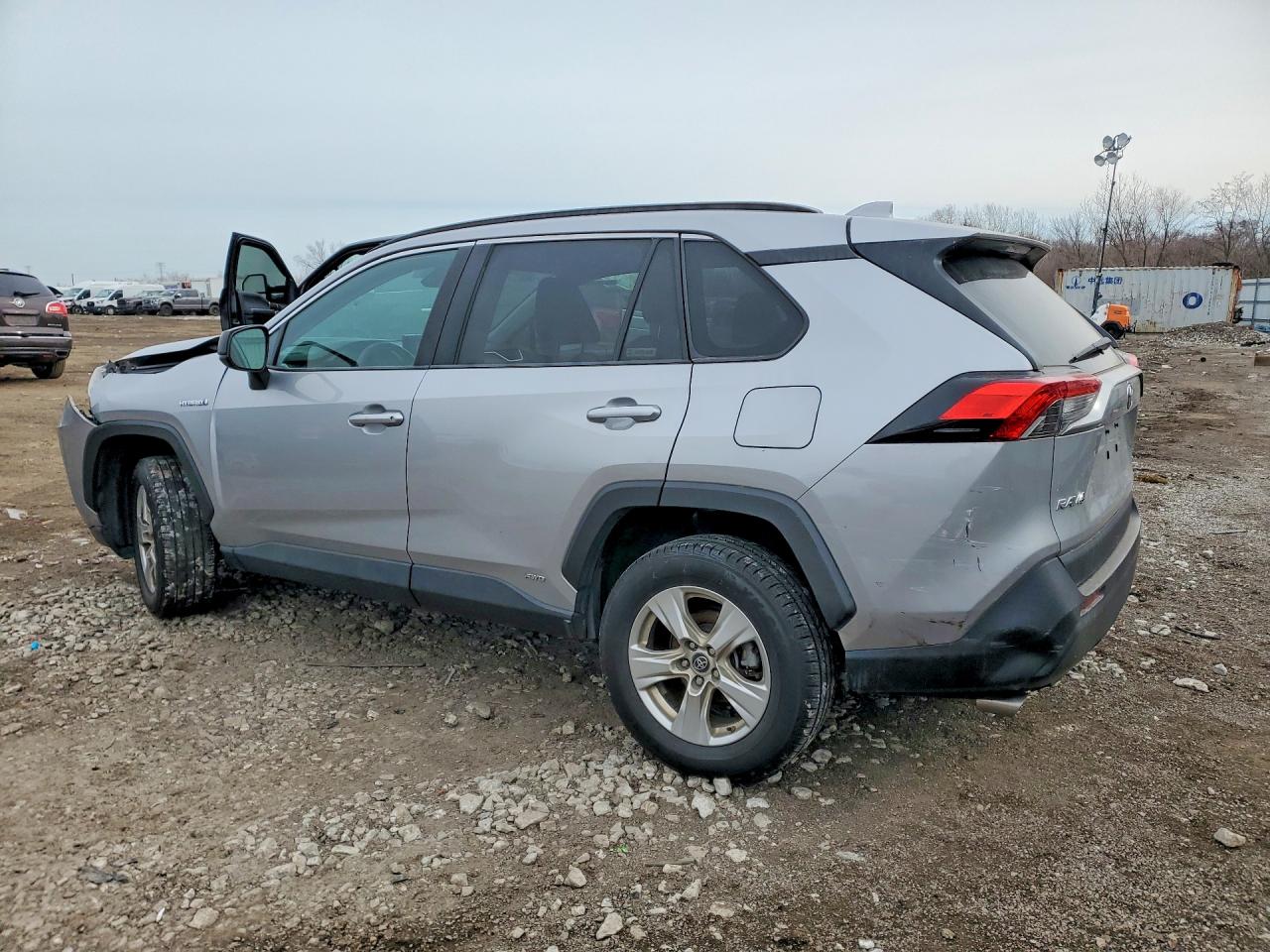 2019 TOYOTA RAV4 LE photo 2