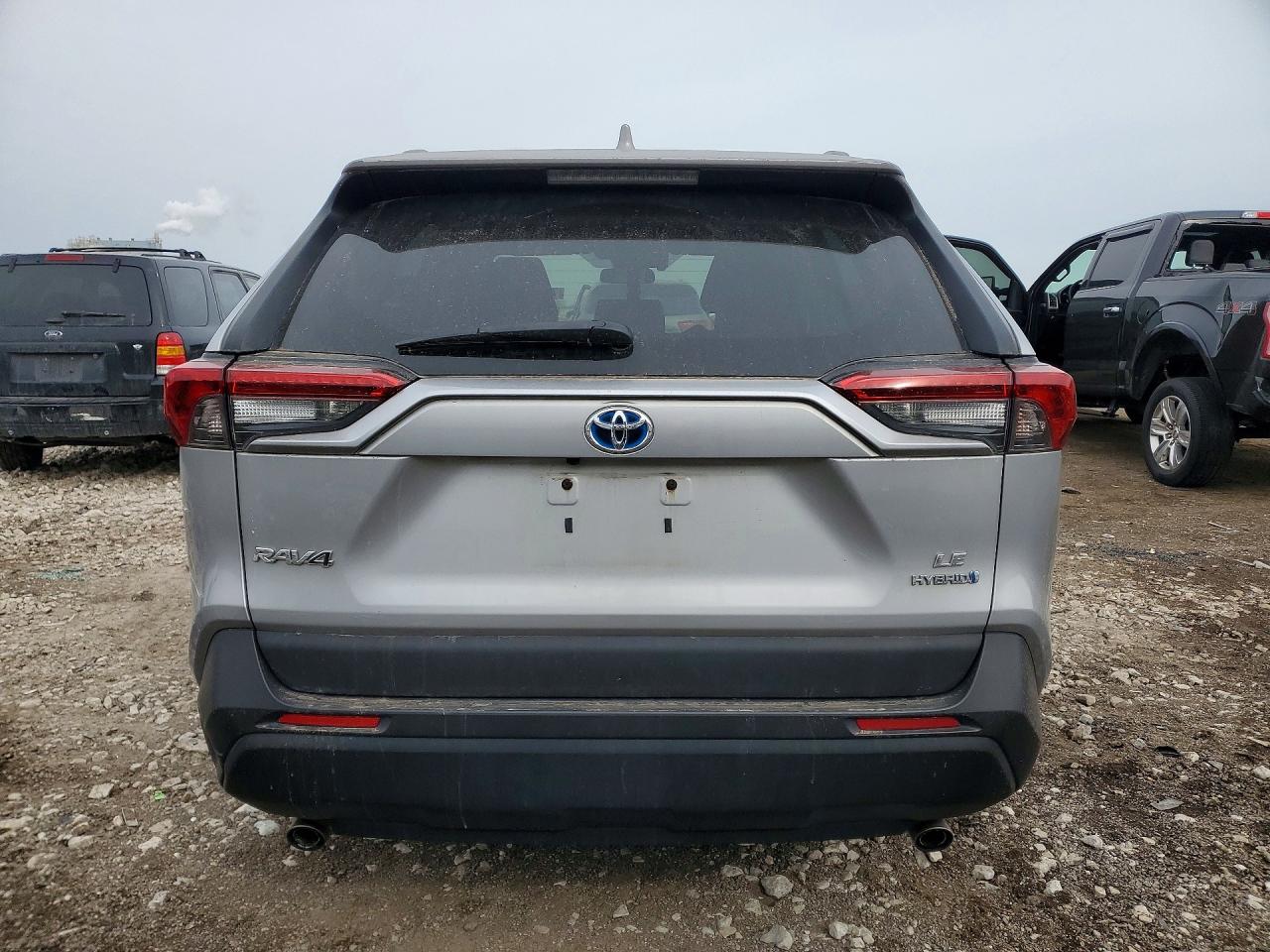 2019 TOYOTA RAV4 LE photo 6