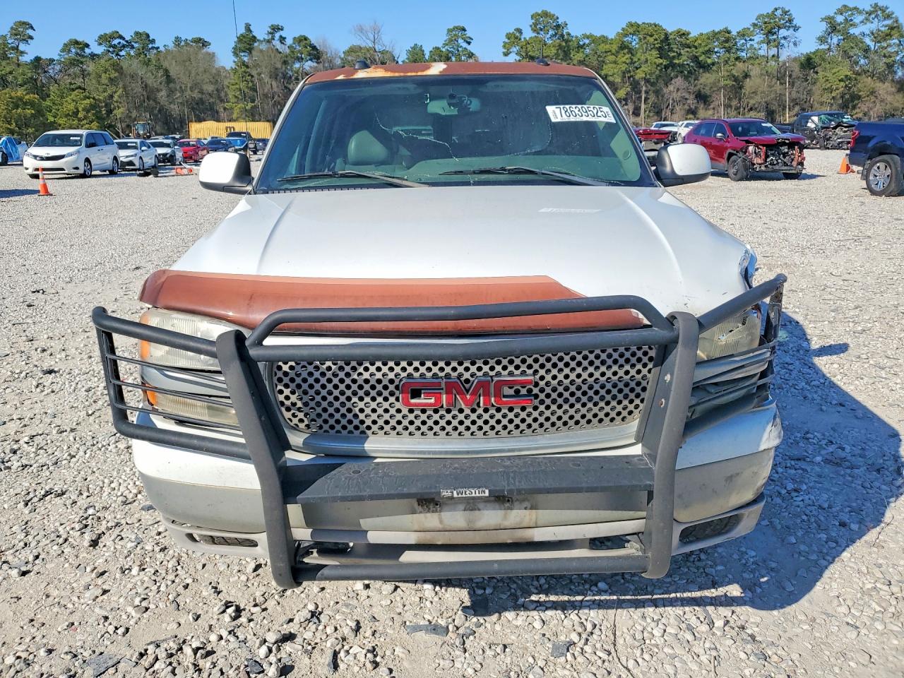 2004 GMC YUKON XL K1500 photo 13